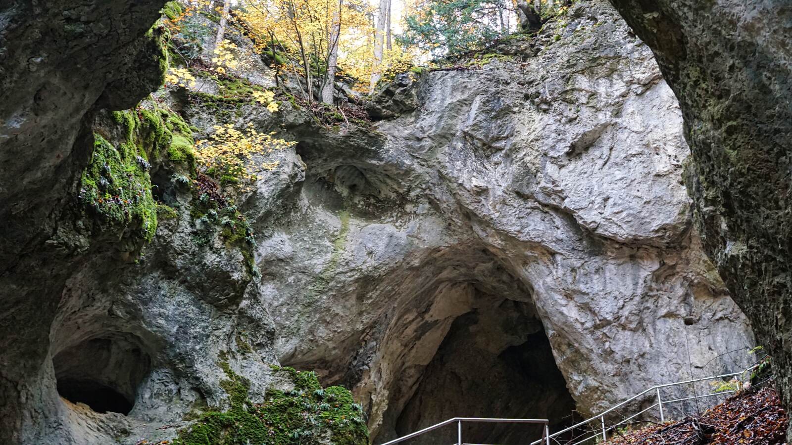 In der Versturzhöhle Riesenburg