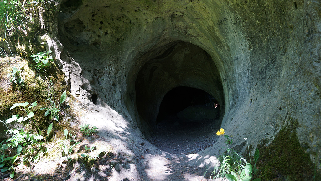Eingang der unteren Fuchsloch-Höhle