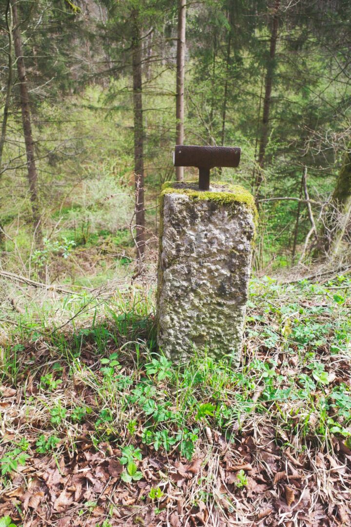 Pottenstein Schoengrundsee Teufelshoehle Pfosten new 1