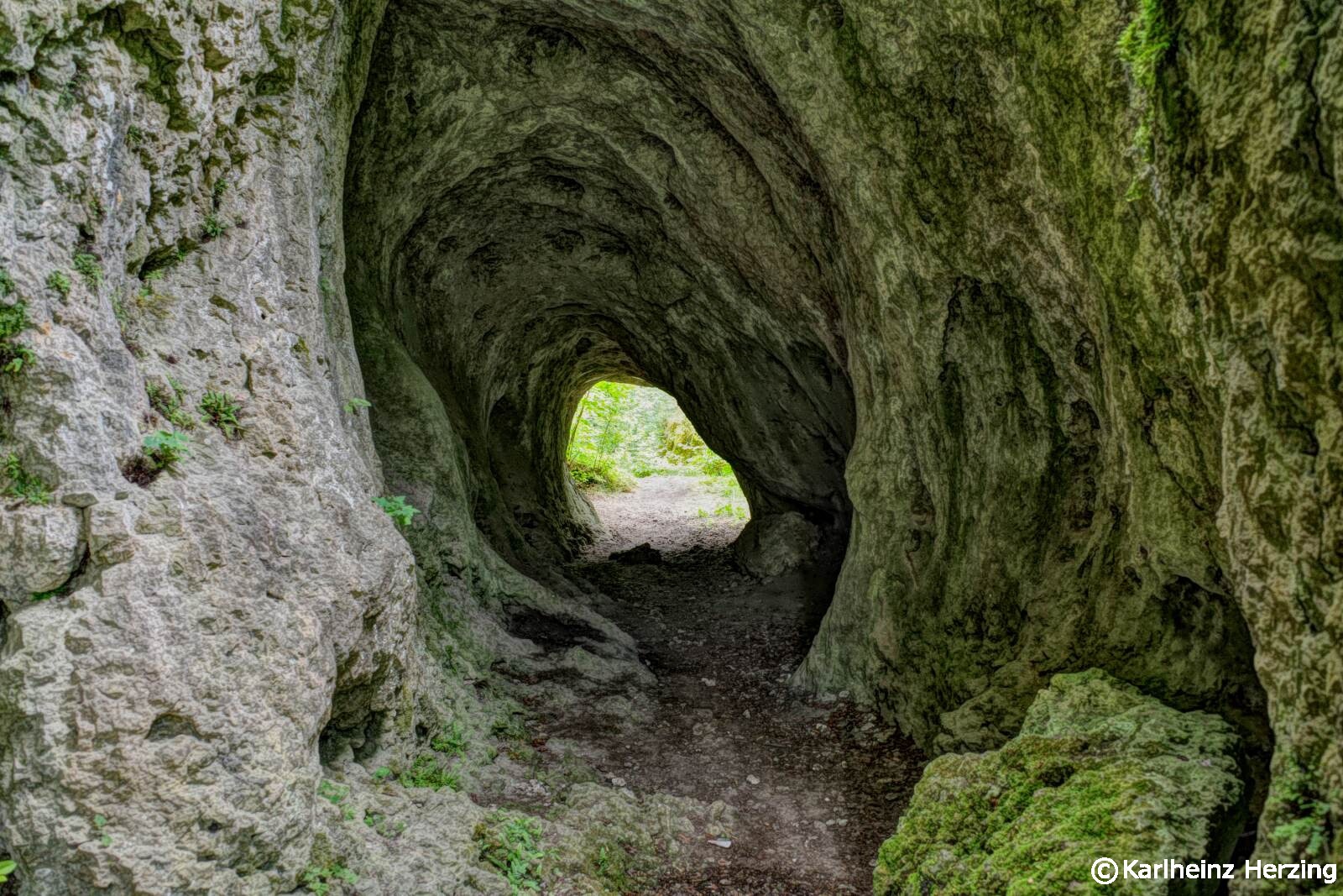 Pferdsloch-Höhle