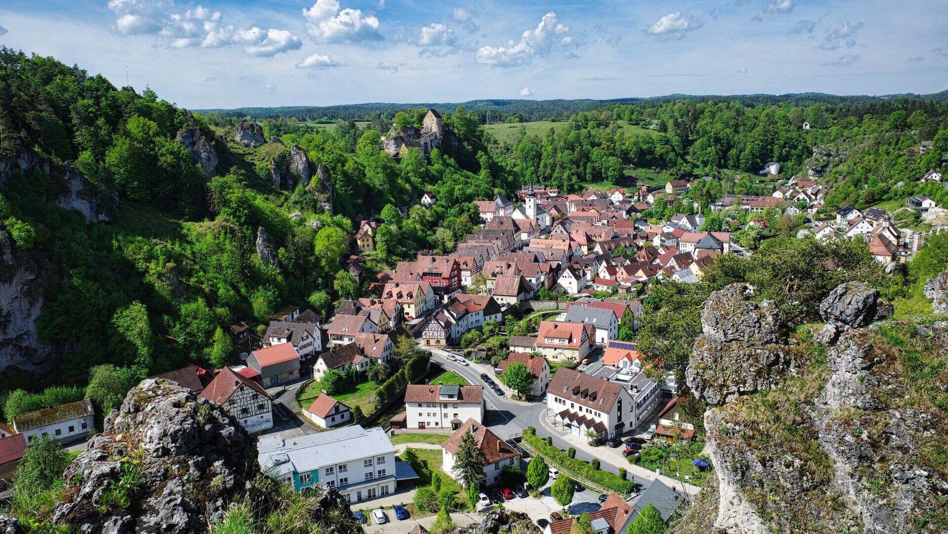 Pottenstein Saengerhaeuschen Puettlachtal Pottenstein Blick 56 KM 296 HM e1790101312933